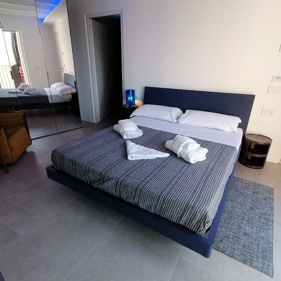 New Marina Apartments Торрі-дель-Бенако Екстер'єр фото